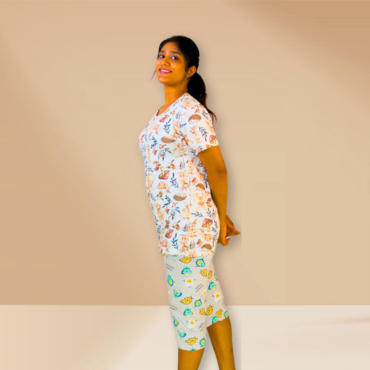 अमूर्त प्रिंट और ग्रे एम एंड एम नाइट ड्रेस के साथ ऑफ-व्हाइट