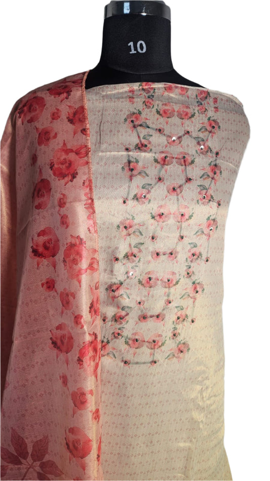 ऑफ-व्हाइट आर्किड किस के साथ मैजेंटा पुष्प प्रिंट फ्रिल्ड नाइटी।