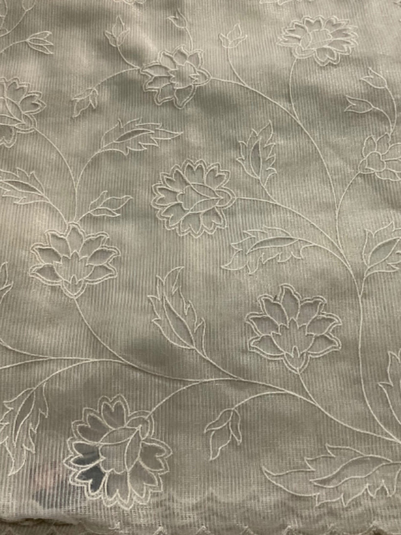 π€ Timeless Beauty β White Kota Tissue with shadow work Saree π€