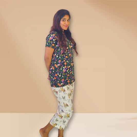 काले और ऑफ-व्हाइट पुष्प और पशु प्रिंट के साथ एम एंड एम नाइट ड्रेस