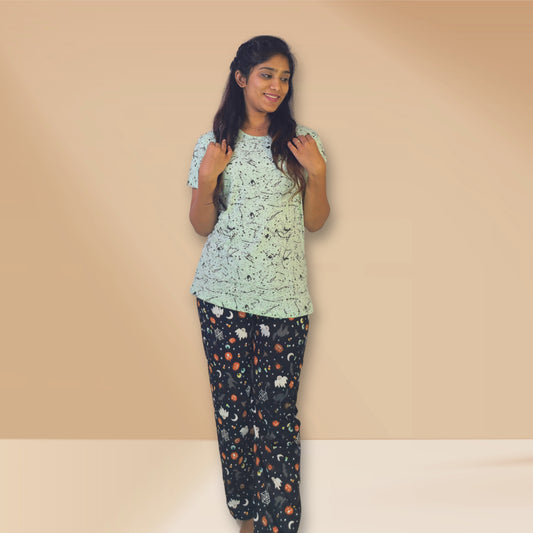 ग्रीन हाउस ग्लास हरे और काले रंग के साथ स्याही ब्लोट्स और अमूर्त प्रिंट एम एंड एम नाइट ड्रेस