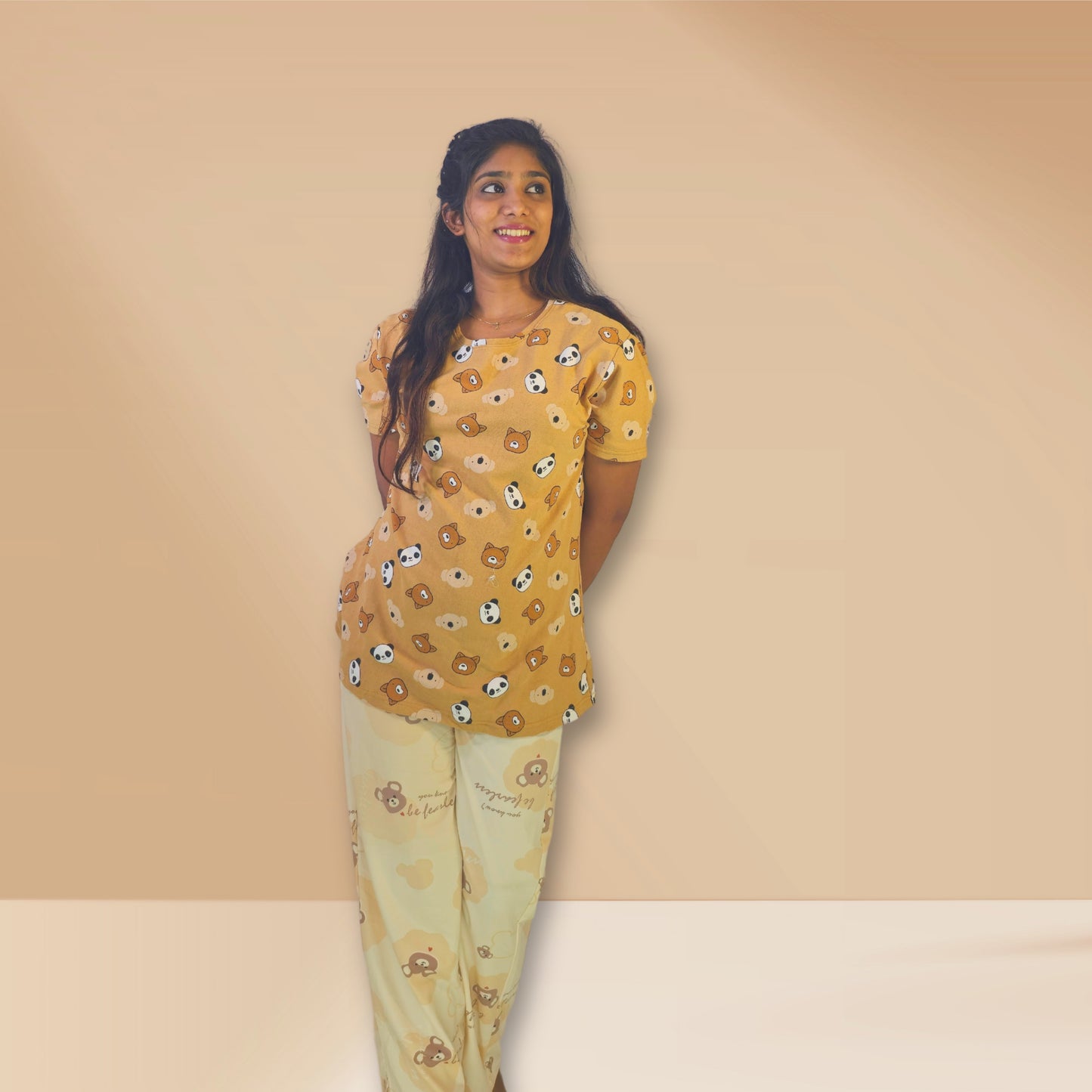 भूरा और प्रक्षालित गेहूँ रंग पशु प्रिंट के साथ एम एंड एम नाइट ड्रेस