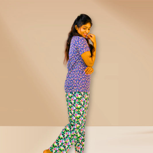 नीले रंग की अमूर्त पुष्प प्रिंट वाली पुष्प बॉटम्स वाली M&amp;M नाइट ड्रेस