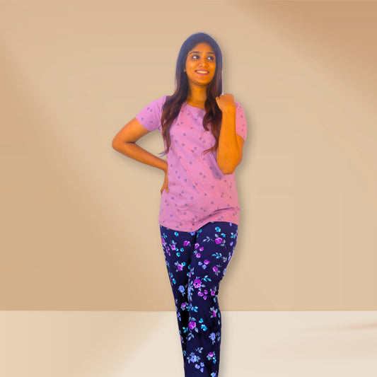 टस्कनी रंग, दिल के प्रिंट और नीले पुष्प वाली M&amp;M नाइट ड्रेस