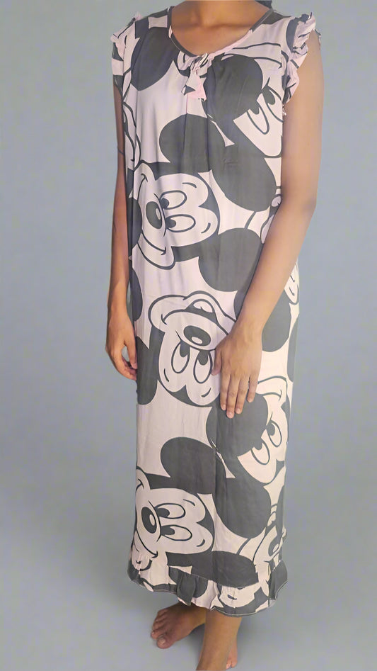 ऑफ-व्हाइट आर्किड किस के साथ मैजेंटा पुष्प प्रिंट फ्रिल्ड नाइटी।