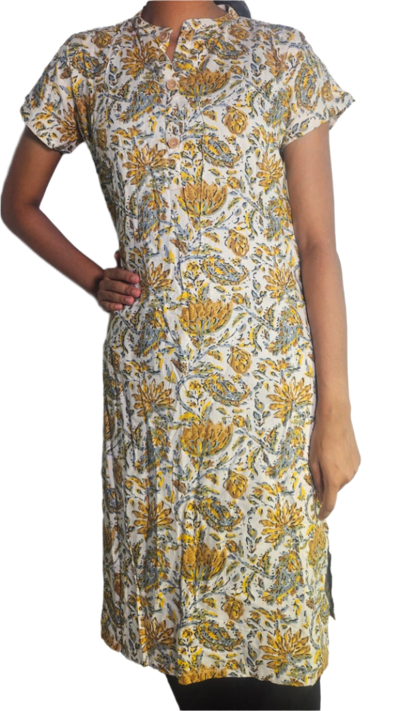 🌼 Elegant Floral Kurti 🌿 - Top Only