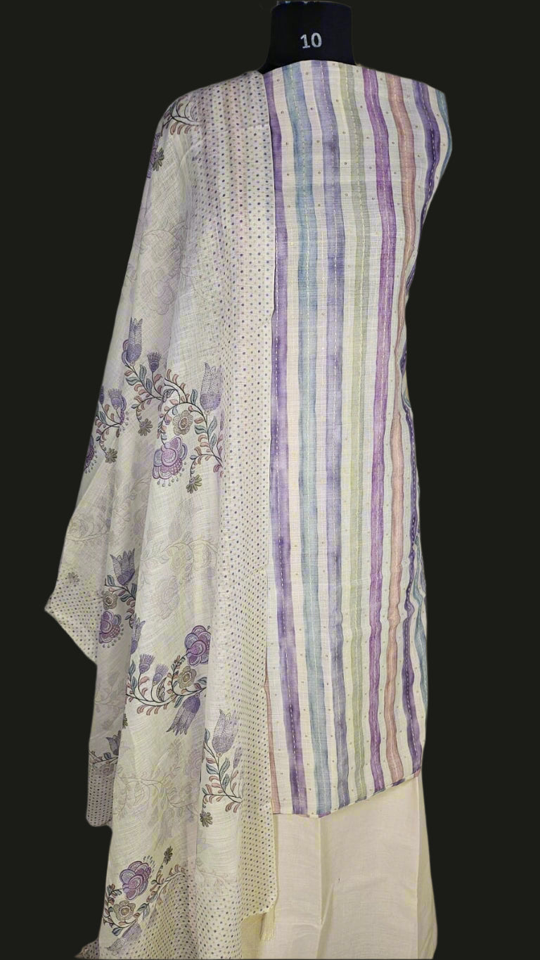 ऑफ-व्हाइट आर्किड किस के साथ मैजेंटा पुष्प प्रिंट फ्रिल्ड नाइटी।