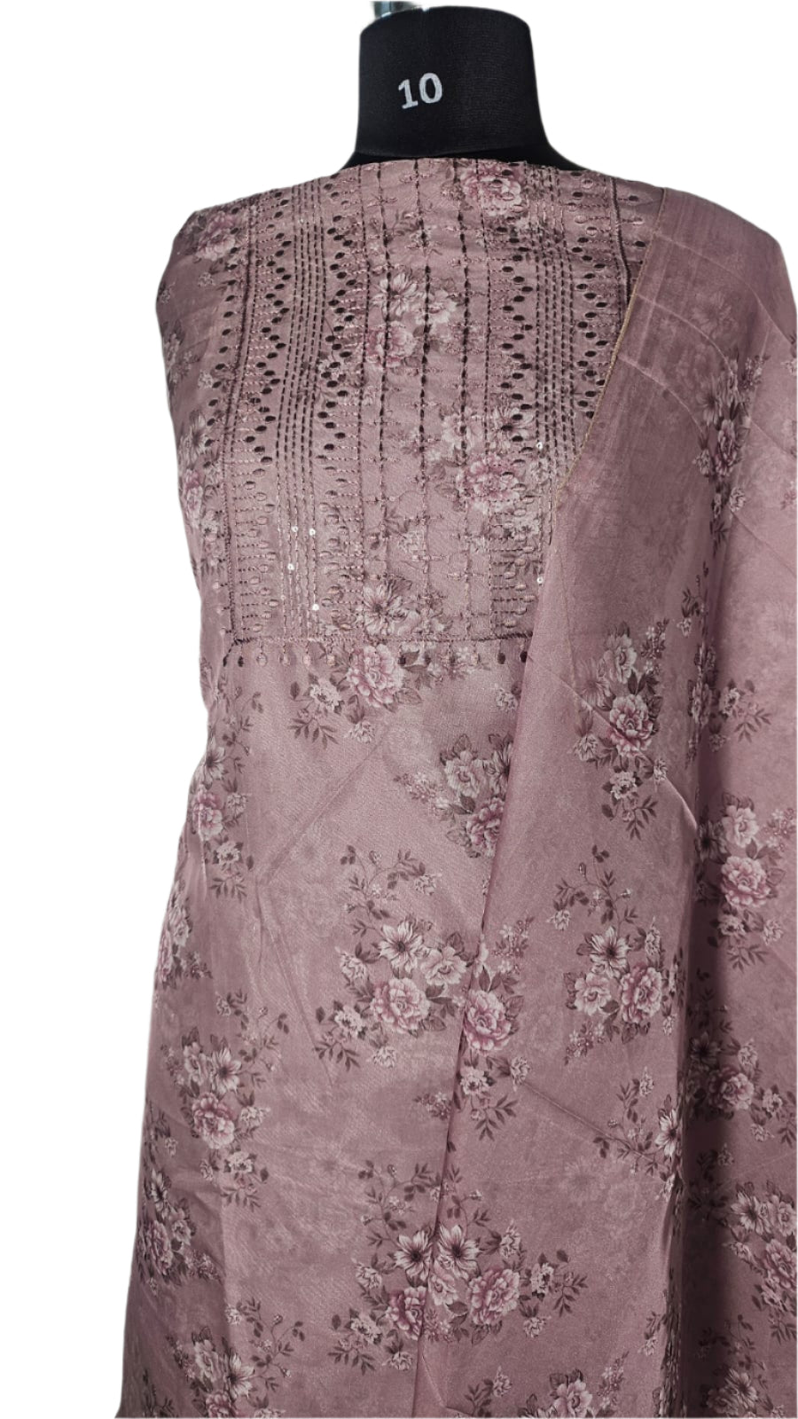 ऑफ-व्हाइट आर्किड किस के साथ मैजेंटा पुष्प प्रिंट फ्रिल्ड नाइटी।