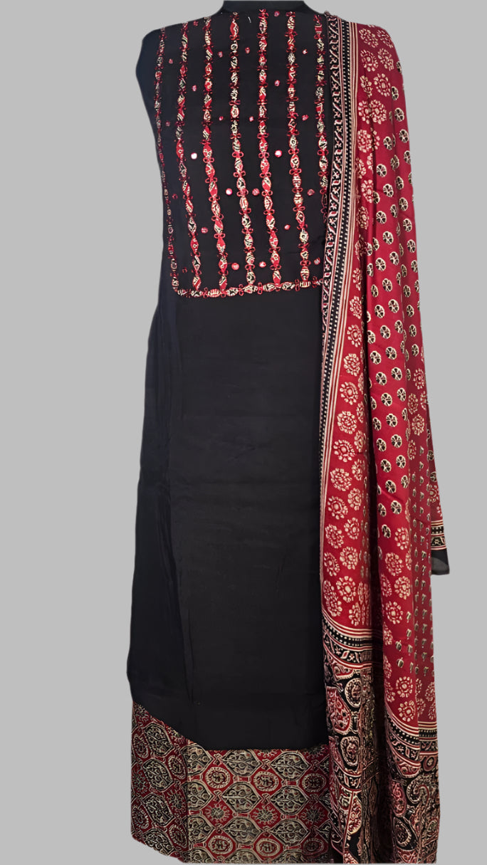 ✨ Elegant Black & Red Embroidered Suit with Kalamkari & Mirror work – A Timeless Statement! ✨