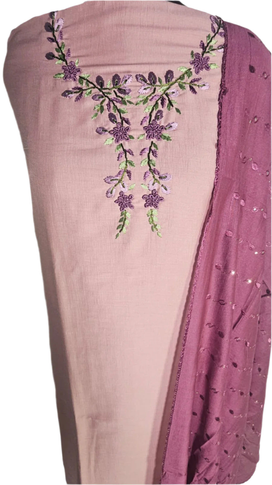 ऑफ-व्हाइट आर्किड किस के साथ मैजेंटा पुष्प प्रिंट फ्रिल्ड नाइटी।