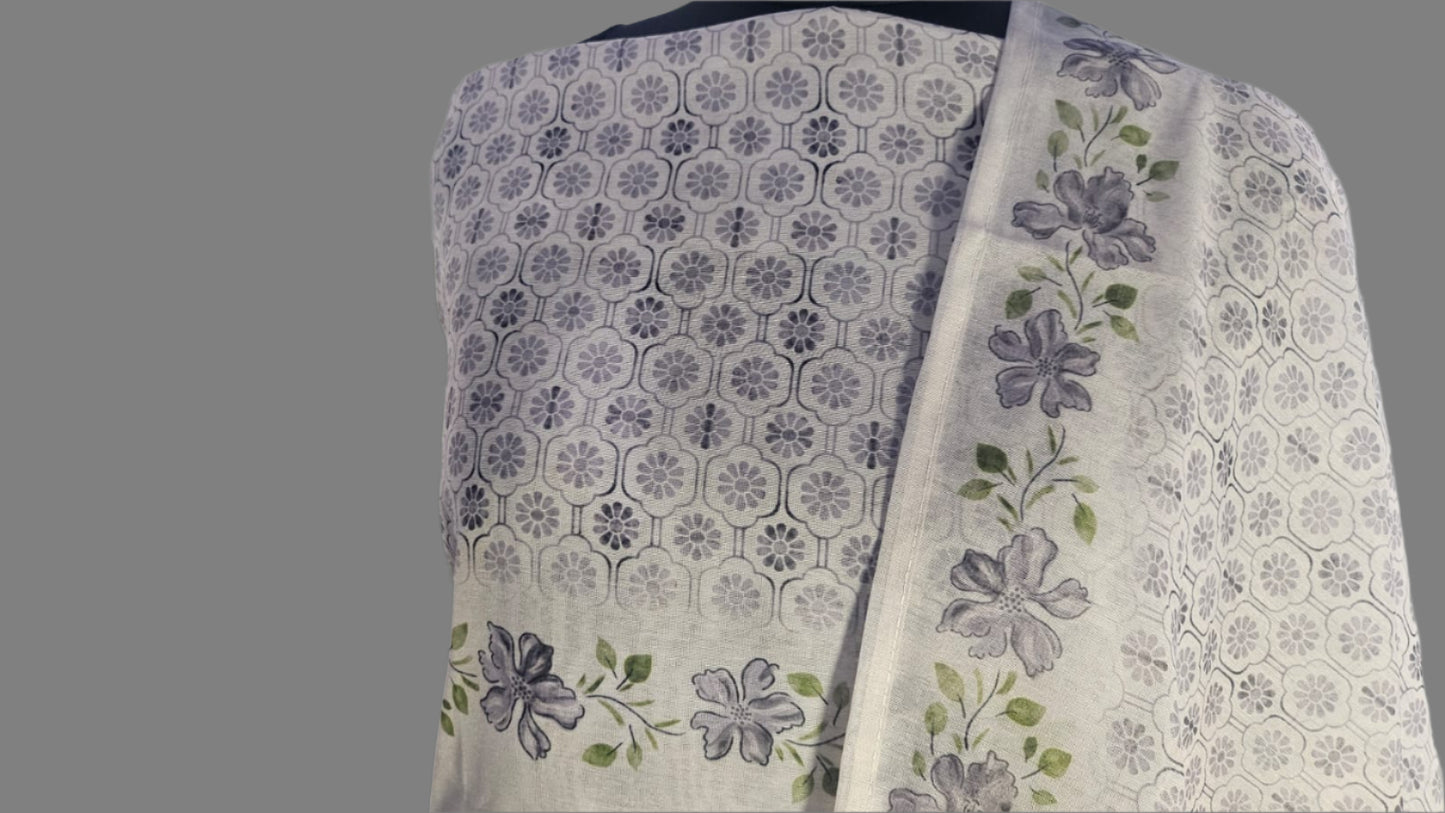 ऑफ-व्हाइट आर्किड किस के साथ मैजेंटा पुष्प प्रिंट फ्रिल्ड नाइटी।