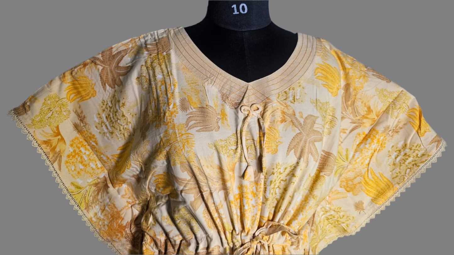 ऑफ-व्हाइट आर्किड किस के साथ मैजेंटा पुष्प प्रिंट फ्रिल्ड नाइटी।