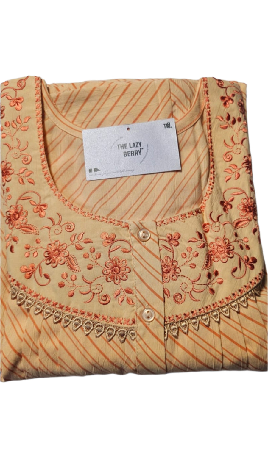 ऑफ-व्हाइट आर्किड किस के साथ मैजेंटा पुष्प प्रिंट फ्रिल्ड नाइटी।