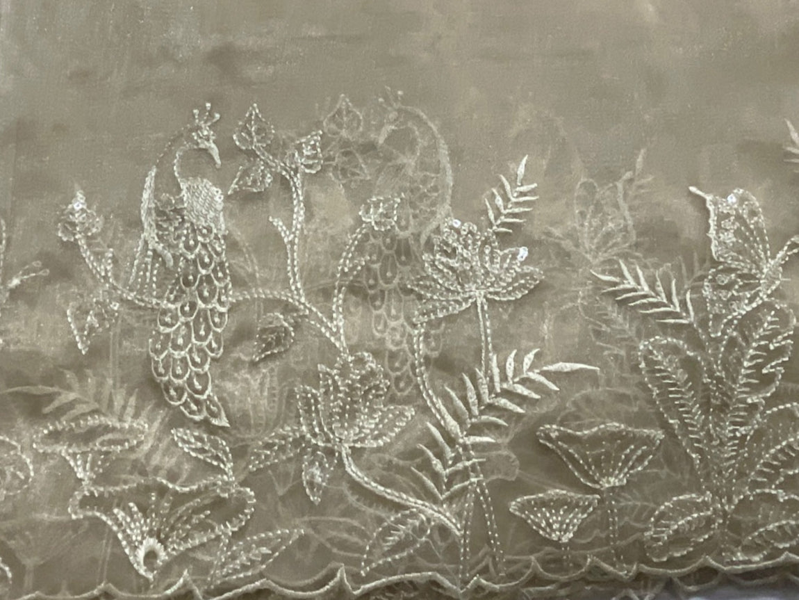 🌸 Elegant Embroidered Organza Saree – Timeless Grace 🌸