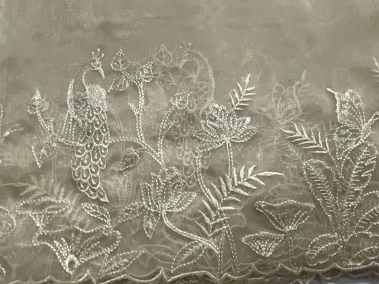 🌸 Elegant Embroidered Organza Saree – Timeless Grace 🌸