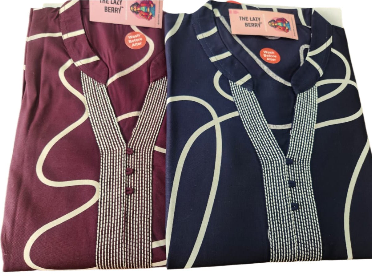 ऑफ-व्हाइट आर्किड किस के साथ मैजेंटा पुष्प प्रिंट फ्रिल्ड नाइटी।